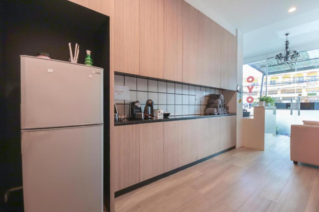 Oyo 1162 Chalong Home Place Bagian luar foto