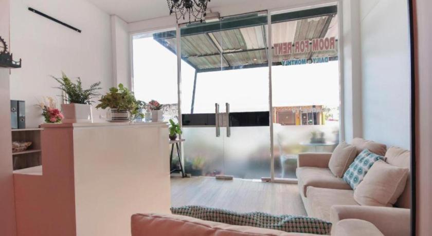Oyo 1162 Chalong Home Place Bagian luar foto